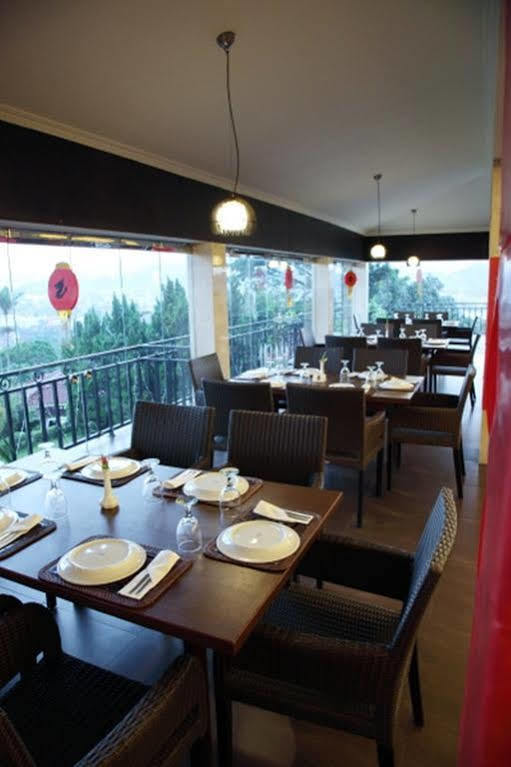 ブキット ランドゥ ホテル アンド レストラン バンダールランプン エクステリア 写真